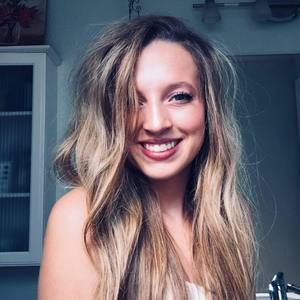 Meet your Posher, Devanie